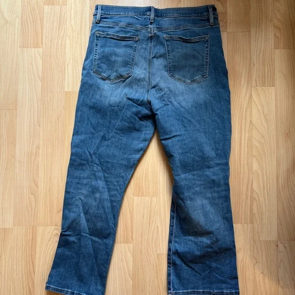 Loft Kick Crop Jeans - Picture 2 of 3